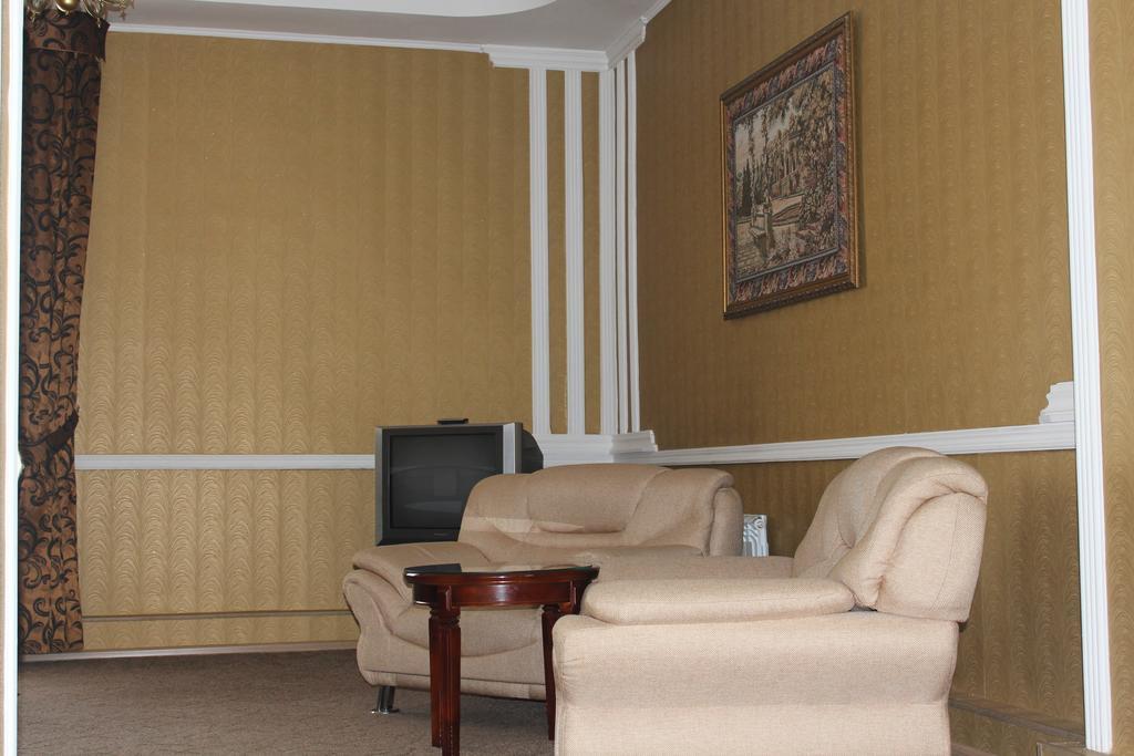 Hotel Edem كاراغاندي الغرفة الصورة